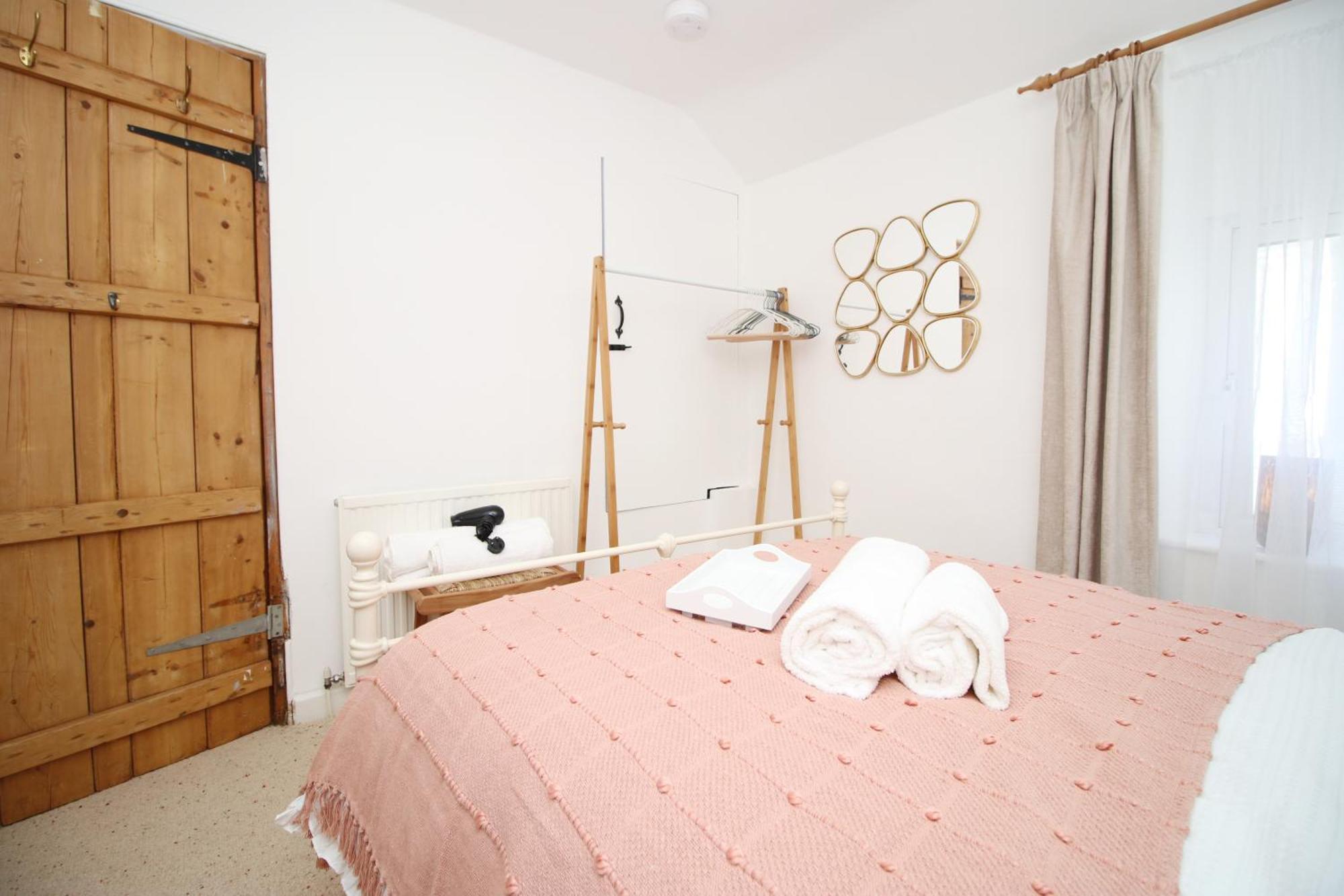 Little Gem In The Mumbles! Fishermans Cottage With Log Burner, Dog Friendly And Welcome Breakfast Hamper! מראה חיצוני תמונה