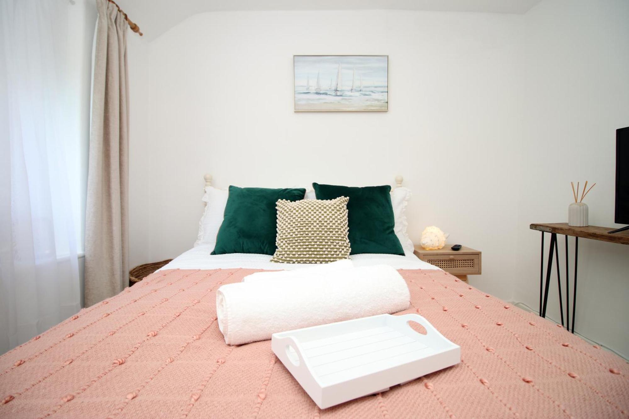 Little Gem In The Mumbles! Fishermans Cottage With Log Burner, Dog Friendly And Welcome Breakfast Hamper! מראה חיצוני תמונה