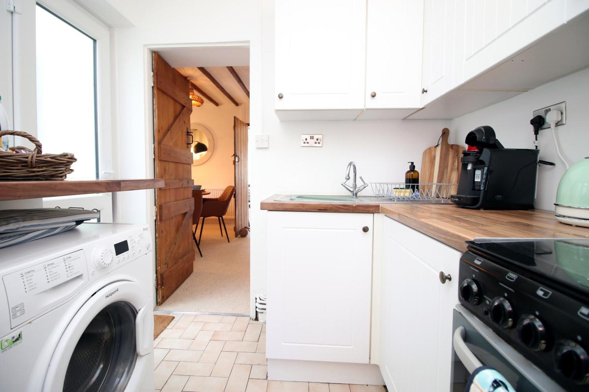 Little Gem In The Mumbles! Fishermans Cottage With Log Burner, Dog Friendly And Welcome Breakfast Hamper! מראה חיצוני תמונה