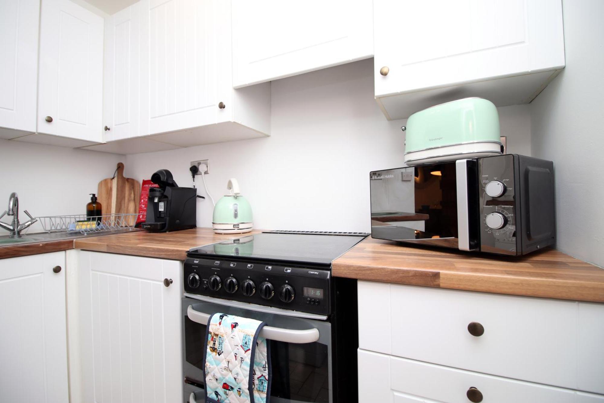 Little Gem In The Mumbles! Fishermans Cottage With Log Burner, Dog Friendly And Welcome Breakfast Hamper! מראה חיצוני תמונה